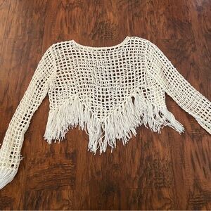 Vintage 90s y2k white fringe crochet poncho/coverup